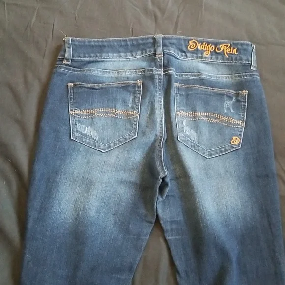 Jeans - Picture 2 of 3